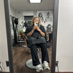 Roots Radicals Salon - Touch up with Leonor