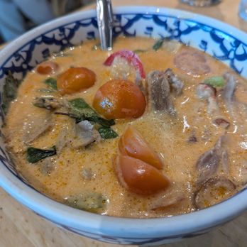 Palms Thai Restaurant - Roasted duck curry - Seafood Near Me - Los Angeles, California Palms Thai Restaurant - Roasted duck curry - Seafood Near Me - Los Angeles, California