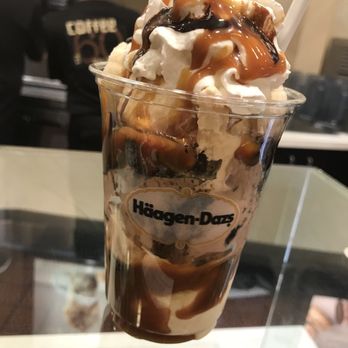 Häagen-Dazs - Dulce Split Dazzler Sundae - Ice Cream & Frozen Yogurt Near Me - Washington, DC, District of Columbia Häagen-Dazs - Dulce Split Dazzler Sundae - Ice Cream & Frozen Yogurt Near Me - Washington, DC, District of Columbia