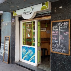 Bloom Café - Excellent coffee and vegan options!