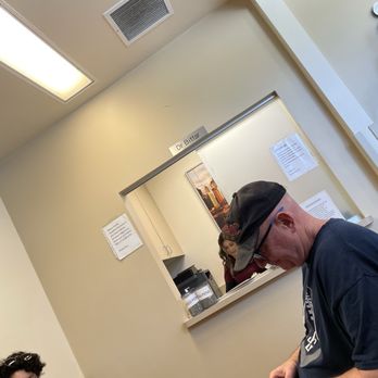 Tarek Bittar, MD - Waiting room - Orthopedists Near Me - Santa Clarita, California Tarek Bittar, MD - Waiting room - Orthopedists Near Me - Santa Clarita, California