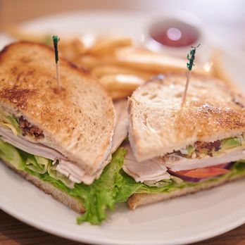 Redondo Beach Brewing - Smoked Turkey Sandwich - American Near Me - Redondo Beach, California Redondo Beach Brewing - Smoked Turkey Sandwich - American Near Me - Redondo Beach, California
