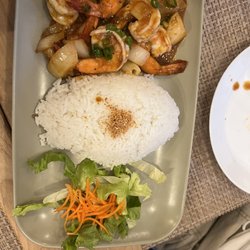 Co Ba Saigon - Shrimp rice plate