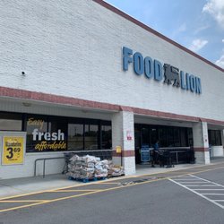 Food Lion - Exterior