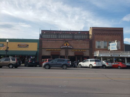 Buglin' Bull Restaurant and Sports Bar by null