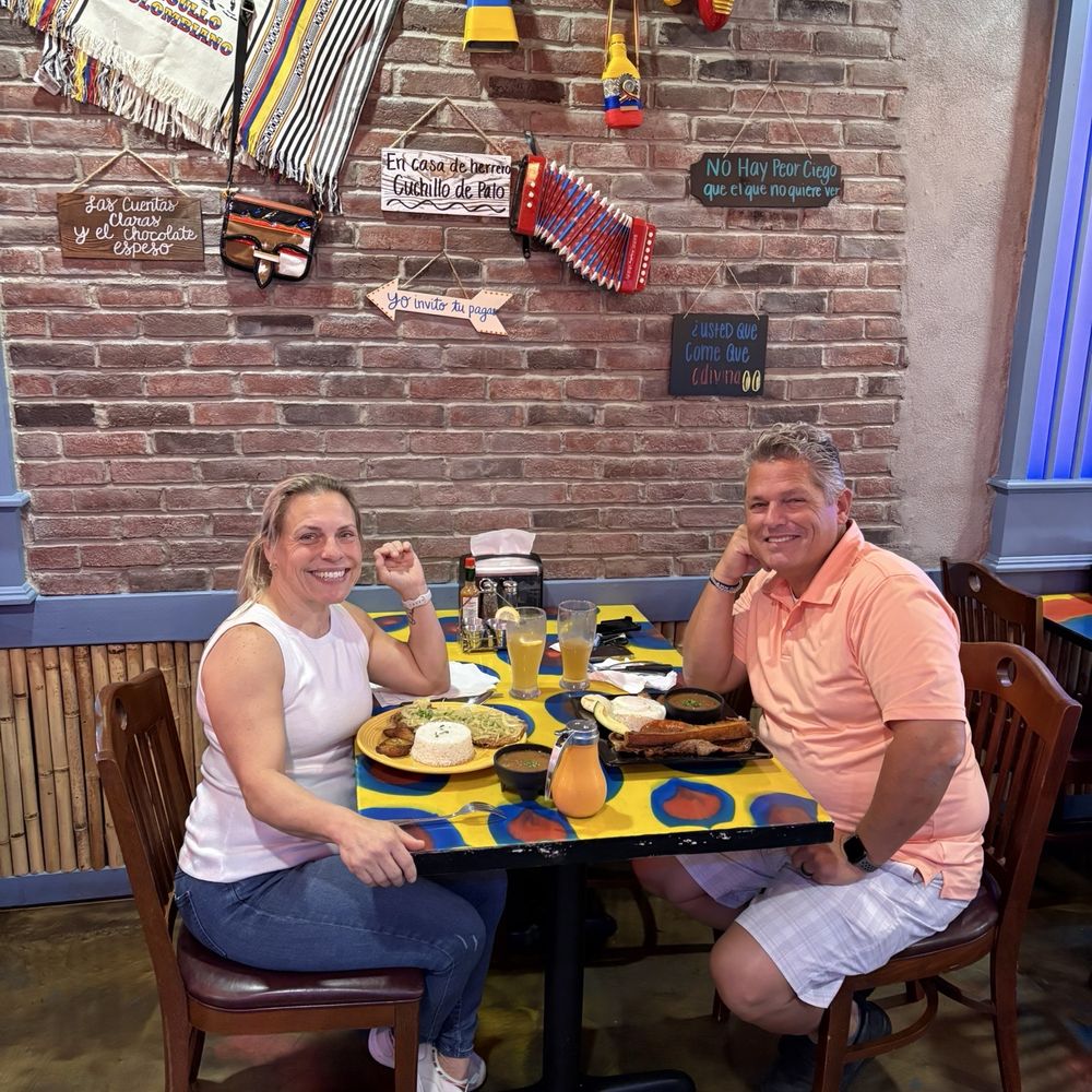 Sabor Colombiano - Having lunch - Colombian Near Me - Alafaya, Florida Sabor Colombiano - Having lunch - Colombian Near Me - Alafaya, Florida
