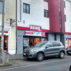 REWE City - Eingangsbereich