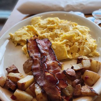 Roost Chicken Salad & Deli - Potatoes, eggs and bacon - Delis Near Me - Longview, Texas