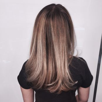 Aretha Melo - Getting blond - Hair Stylists Near Me Aretha Melo - Getting blond - Hair Stylists Near Me