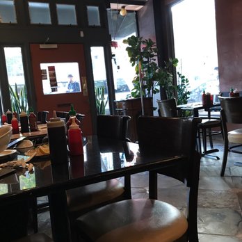 Pho 84 - Dining area - Vietnamese Near Me - Oakland, California