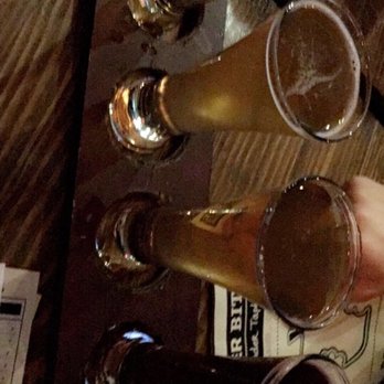 Cider Bite - $9 for a flight of 4, delicious ciders! - Bars Near Me - Portland, Oregon