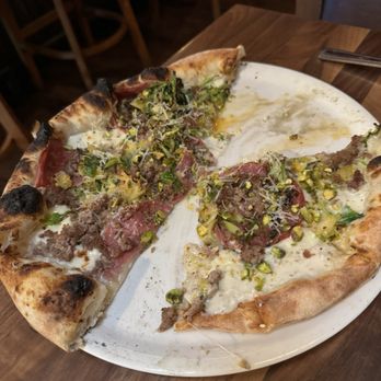 Fat Olives - Belgio Dolce White Pizza - Pizza Near Me - Flagstaff, Arizona