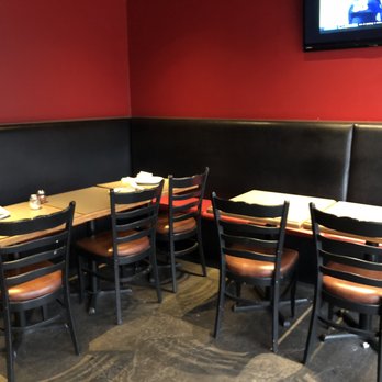 Stan's Pizza Joint - Dining area~ - Pizza Near Me - Burnaby, British Columbia
