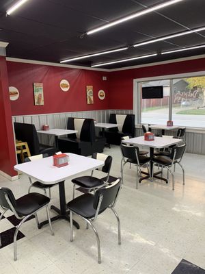 Miss Betty’s Diner and Pizzeria by null