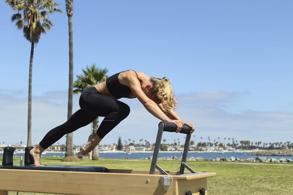 Mint Shape Pilates Logo