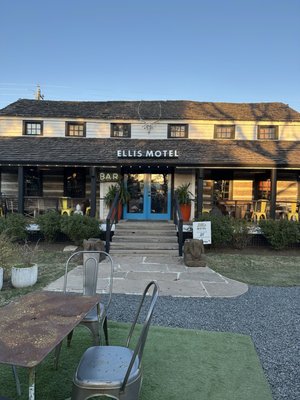 Ellis Motel by null