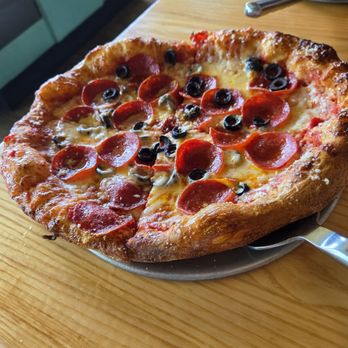Mellow Mushroom Sarasota - Pepperoni and black olive small pizza - Pizza Near Me - Sarasota, Florida