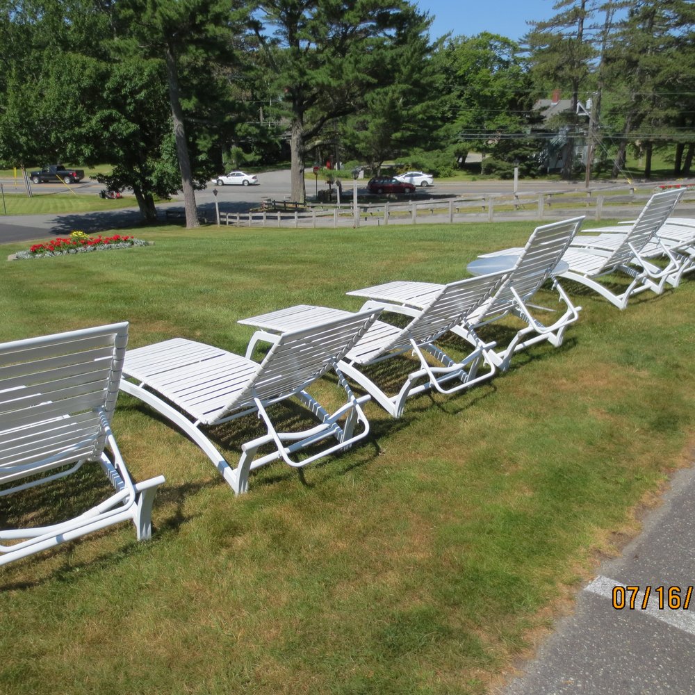 Highbrook Motel - lounge chair - Hotels Near Me - Bar Harbor, Maine Highbrook Motel - lounge chair - Hotels Near Me - Bar Harbor, Maine
