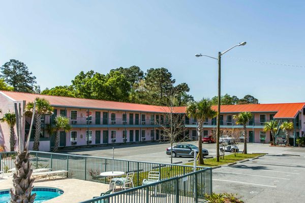 Rodeway Inn 1725 Highway 17 N Surfside Beach Sc Hotels Motels Rodeway Inn 1725 Highway 17 N Surfside