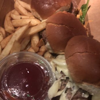 Vchos Truck - Sliders - Salvadoran Near Me
