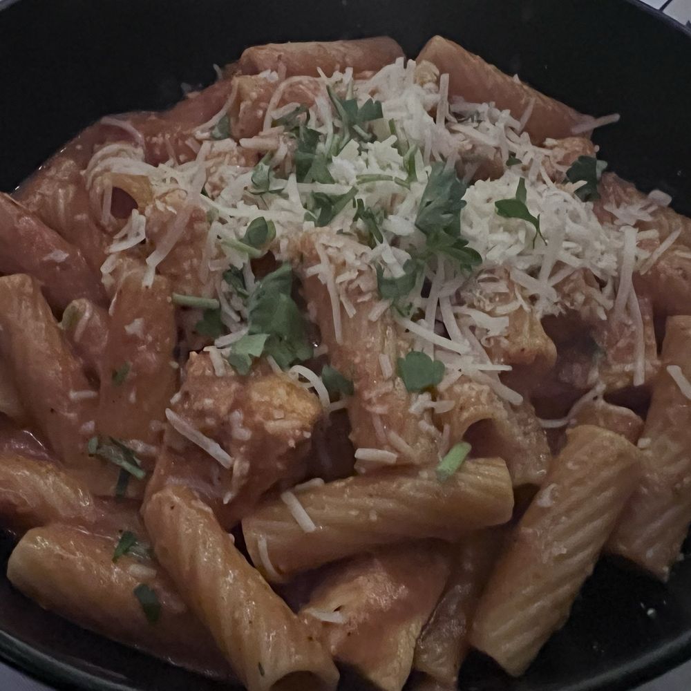 Maggiano's Little Italy - Rigatoni alla Vodka with grilled chicken - Italian Near Me - Plano, Texas Maggiano's Little Italy - Rigatoni alla Vodka with grilled chicken - Italian Near Me - Plano, Texas
