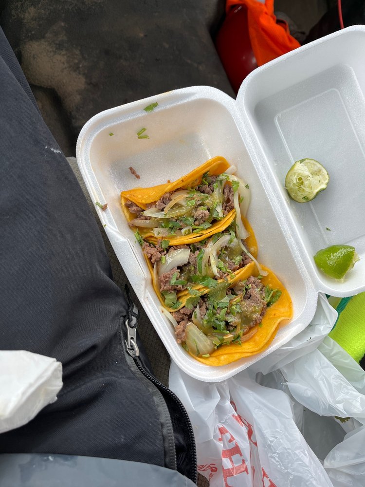 Food from Ricky's Taco Truck