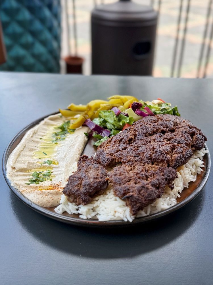 Zait & Zaatar Logo