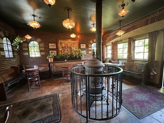 McMenamins Chapel Pub by null