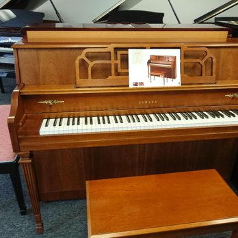 American Music World - Piano Stores Near Me - Elmhurst, Illinois