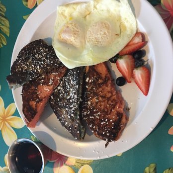 808 Grindz Cafe - Rainbow French toast - Cafes Near Me - Lahaina, Hawaii