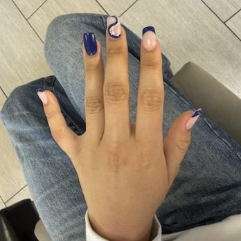 Queen Nails and Spa - Blue Design (Nina's Handiwork) - Nail Salons Near Me - Carlsbad, California