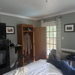 ROOM ROOM