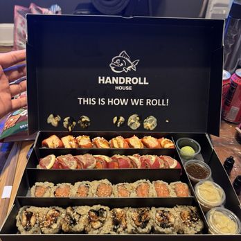 Handroll House - Sushi rolls takeout - Sushi Bars Near Me - East Rutherford, New Jersey