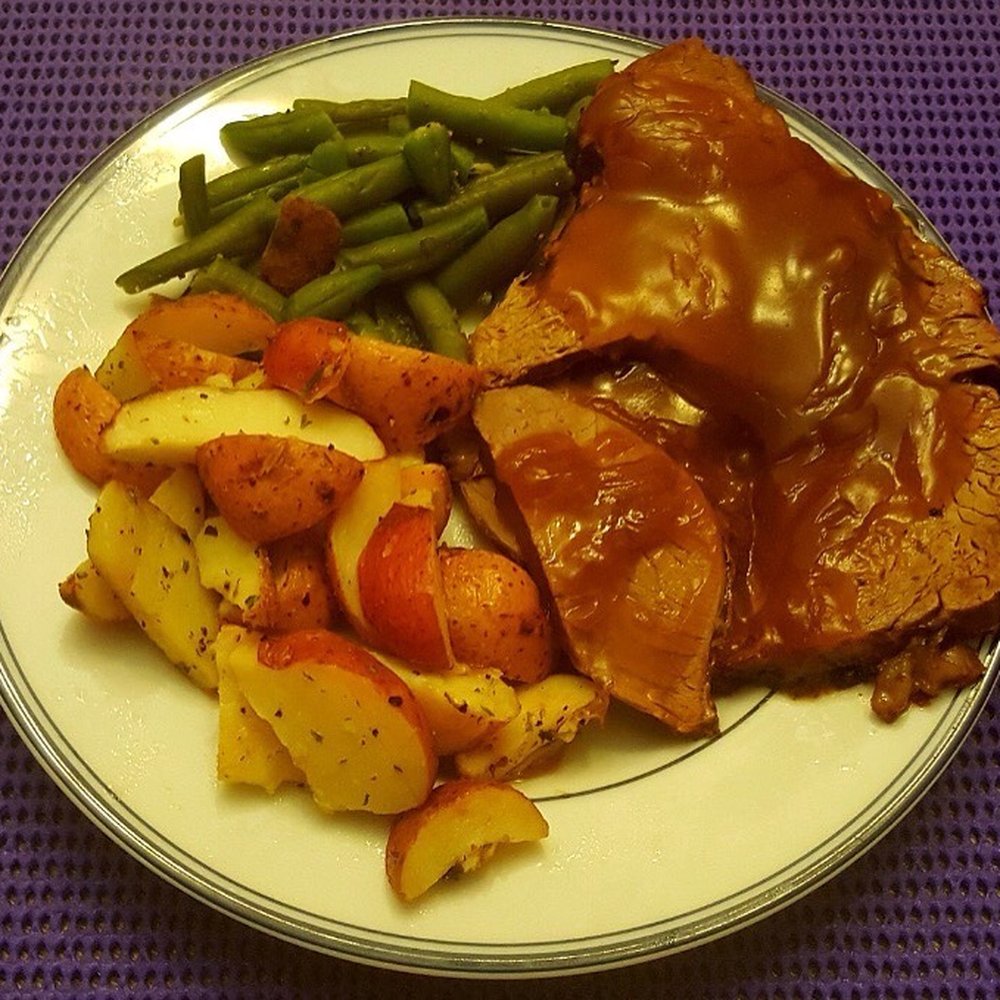 Hy-Vee - Linden Market Hy-Vee prepared Meal: Beef Pot Roast - Grocery Near Me - Omaha, Nebraska Hy-Vee - Linden Market Hy-Vee prepared Meal: Beef Pot Roast - Grocery Near Me - Omaha, Nebraska