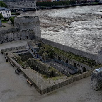 King John's Castle - Landmarks & Historical Buildings Near Me - Limerick, LK King John's Castle - Landmarks & Historical Buildings Near Me - Limerick, LK