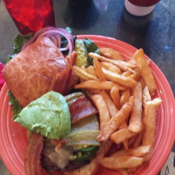 Zax Restaurant - Zax burger and fries. - Pizza Near Me - Moab, Utah