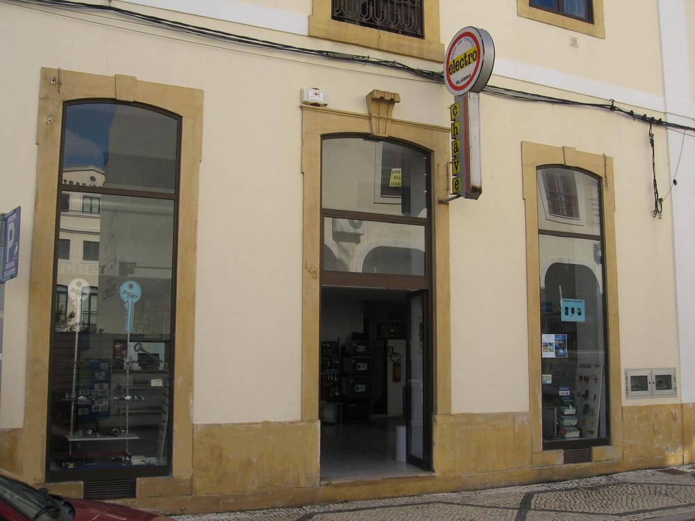 CASA DAS CHAVES DA FIGUEIRA DA FOZ R. Fernandes Tomás, 143, Figueira