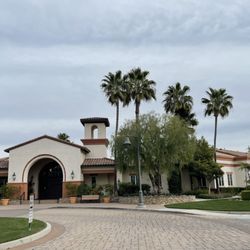 The Bistro Four Seasons - View from main driveway approach