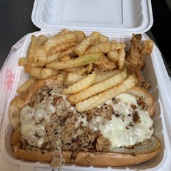 Philly Chicken Sandwich with lettuce tomato & Mayo & French Fries