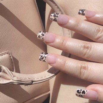 Apollo nailspa - Cheetah French Tip Acrylic Full Set - Nail Salons Near Me - Fresno, California