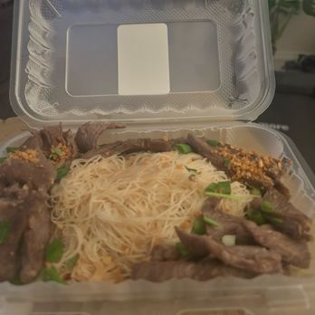 Charm Siam Restaurant - N7. Garlic Beef Noodle - Noodles Near Me - Long Beach, California Charm Siam Restaurant - N7. Garlic Beef Noodle - Noodles Near Me - Long Beach, California