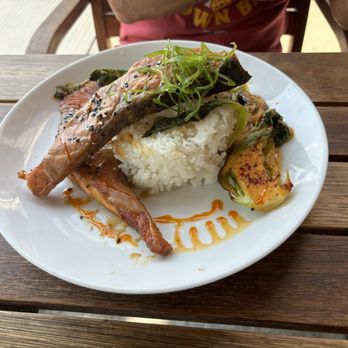 Millburn Standard - Salmon, kimchi, and sushi rice - Cocktail Bars Near Me - Millburn, New Jersey