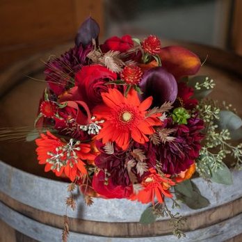 Honey Bee's Florist - Falls Weddings are beautiful in the Shenandoah Valley - Florists Near Me - Staunton, Virginia Honey Bee's Florist - Falls Weddings are beautiful in the Shenandoah Valley - Florists Near Me - Staunton, Virginia