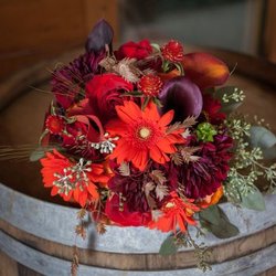 Honey Bee's Florist - Falls Weddings are beautiful in the Shenandoah Valley