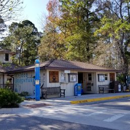 This is the entrance to the Preserve...I drove around for half an hour before realizing it...look for "Parking Services" Building... This is the entrance to the Preserve...I drove around for half an hour before realizing it...look for "Parking Services" Building...