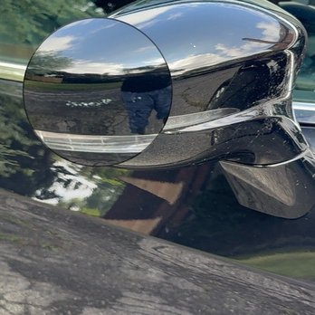 Hertz Rent A Car - Scratch on the side mirror - Car Rental Near Me - Detroit, Michigan