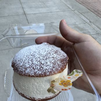 Halekulani Bakery - No idea what it is but amazing cream filled something or other! - Bakeries Near Me - Honolulu, Hawaii