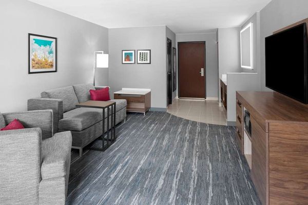 Hampton Inn Phoenix-Biltmore by null
