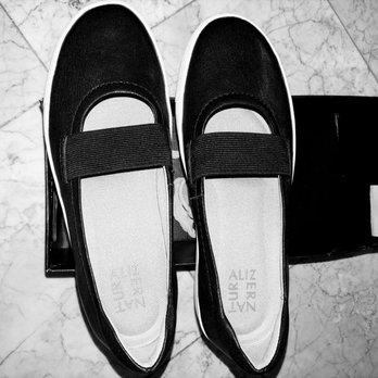 Dsw Designer Shoe Warehouse - leather flats with a strap so your feet don't come out when you're in a hurry dashing around - Shoe Stores Near Me - Henderson, Nevada