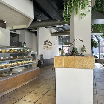 DoLy's Delectables - Coffee & Tea Near Me - Long Beach, California